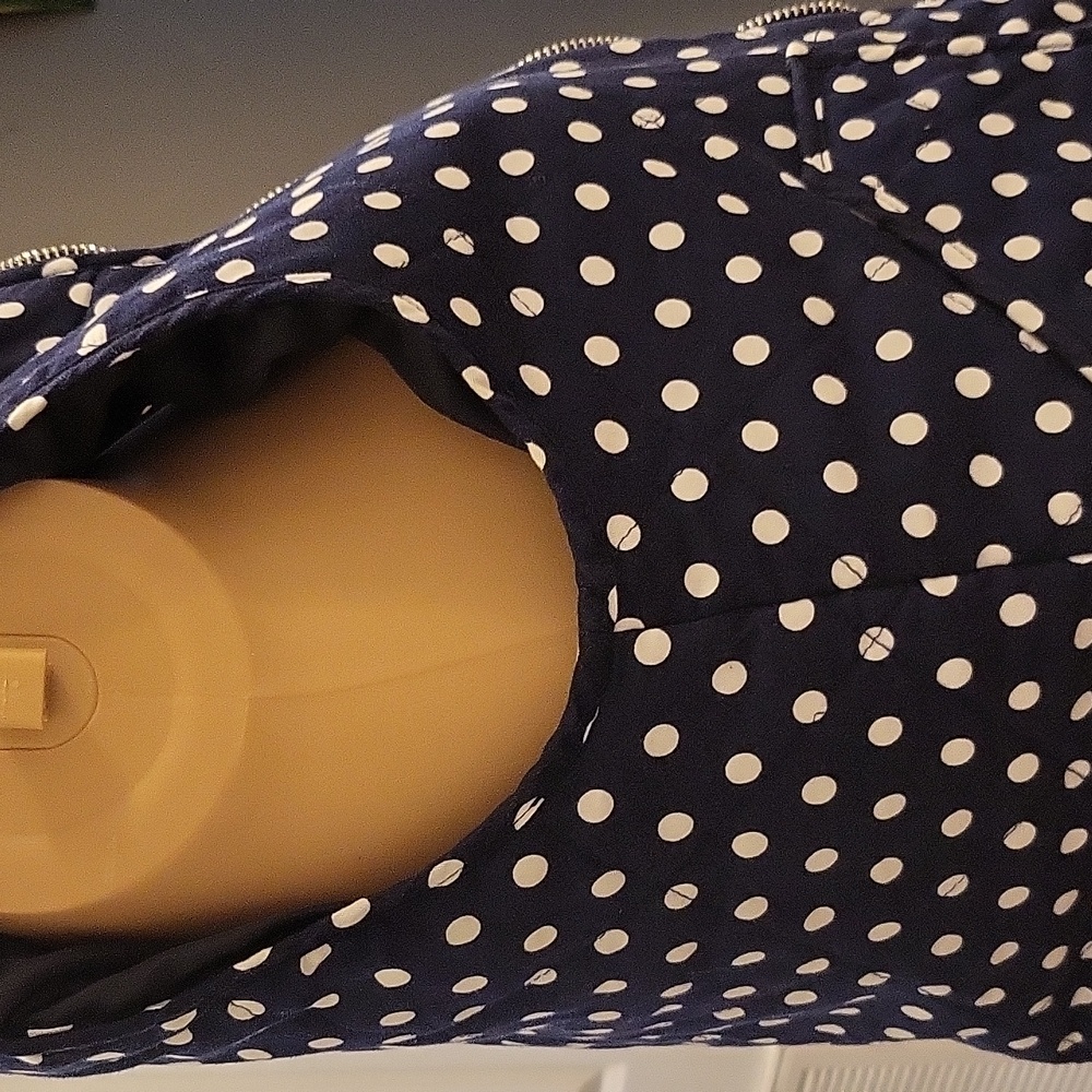 Vest - Picture 3 of 3